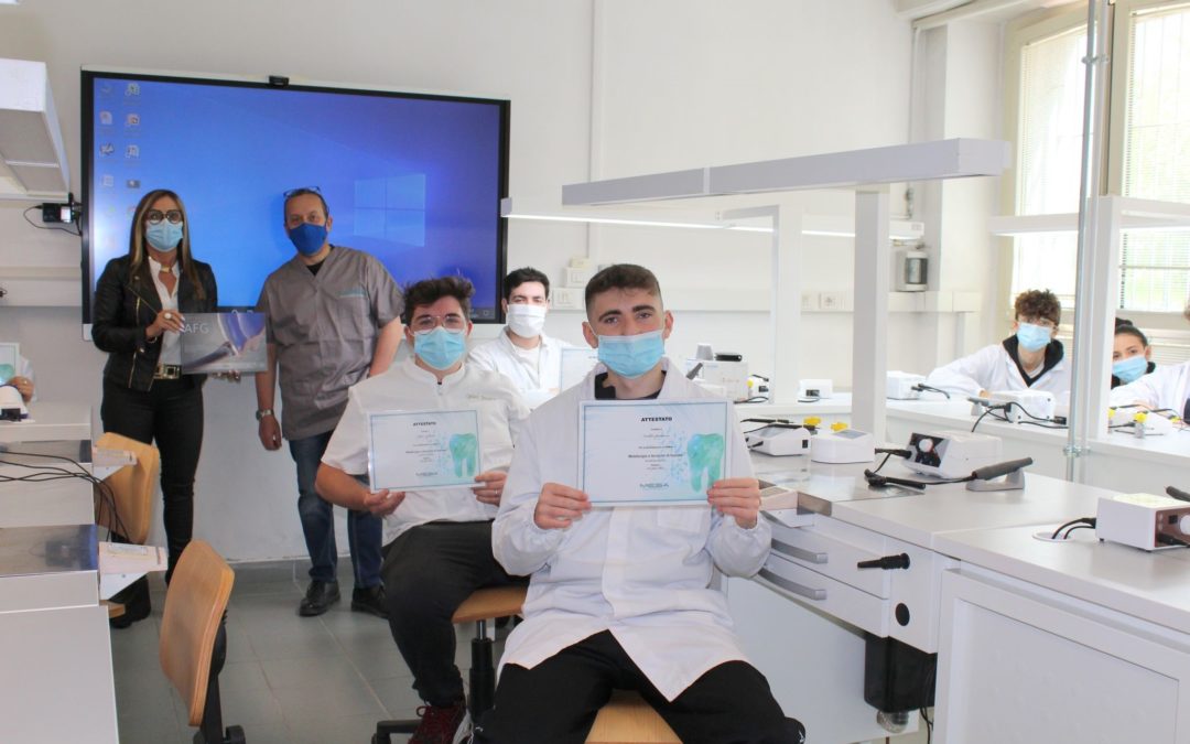 Formazione odontotecnici Mesa diplomi